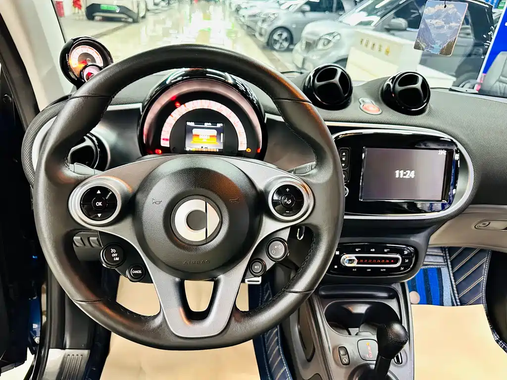 smart Fortwo 2018 — фото 41