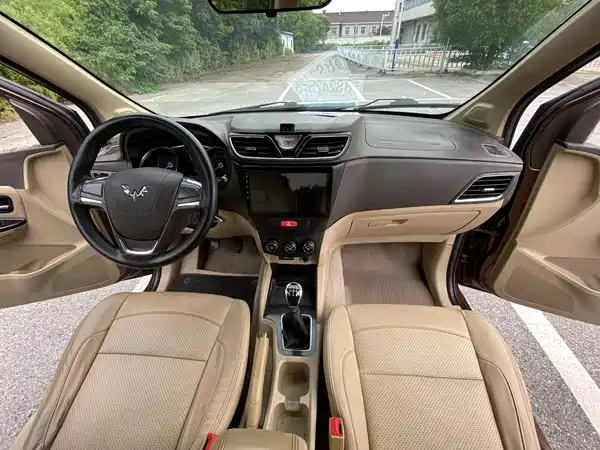 Wuling Hongguang 2016