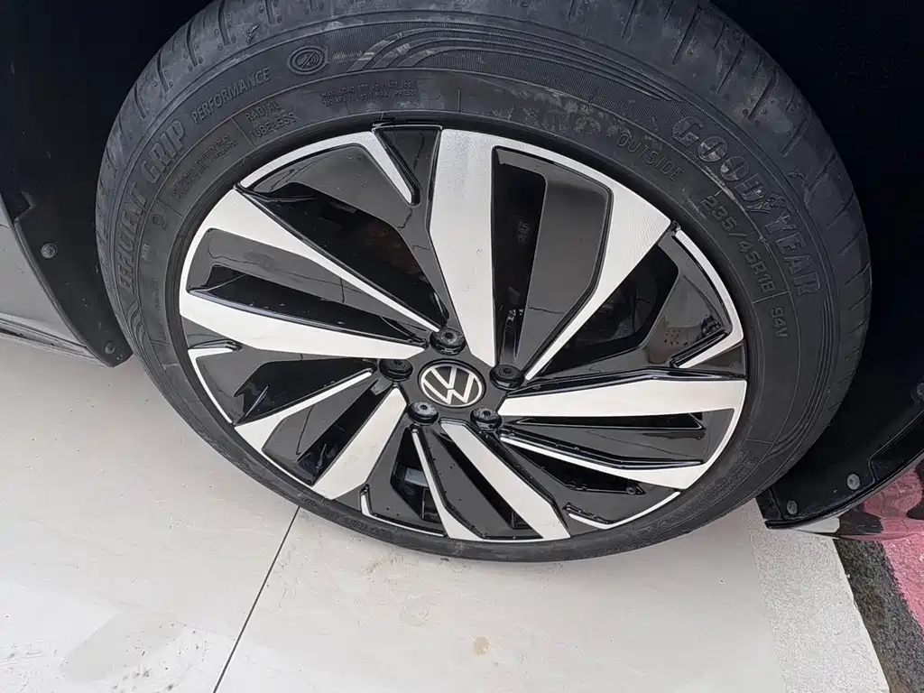 Volkswagen Passat 2023