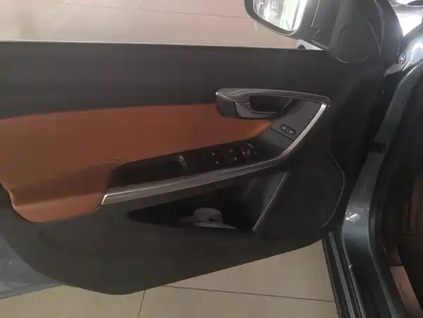 Volvo V60 2018