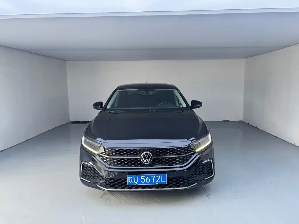 Volkswagen Passat 2022
