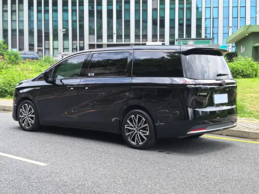 GAC Motor E8 PHEV 2024 — фото 20