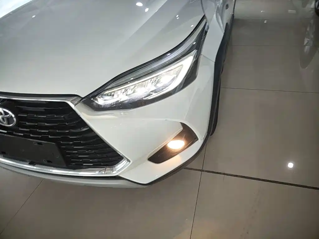 Toyota Yaris L 2022 — фото 24