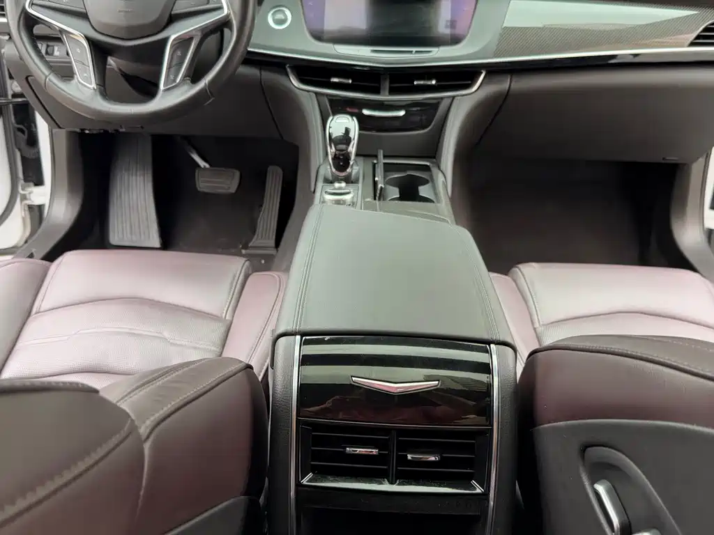 Cadillac CT6 2023 — фото 32