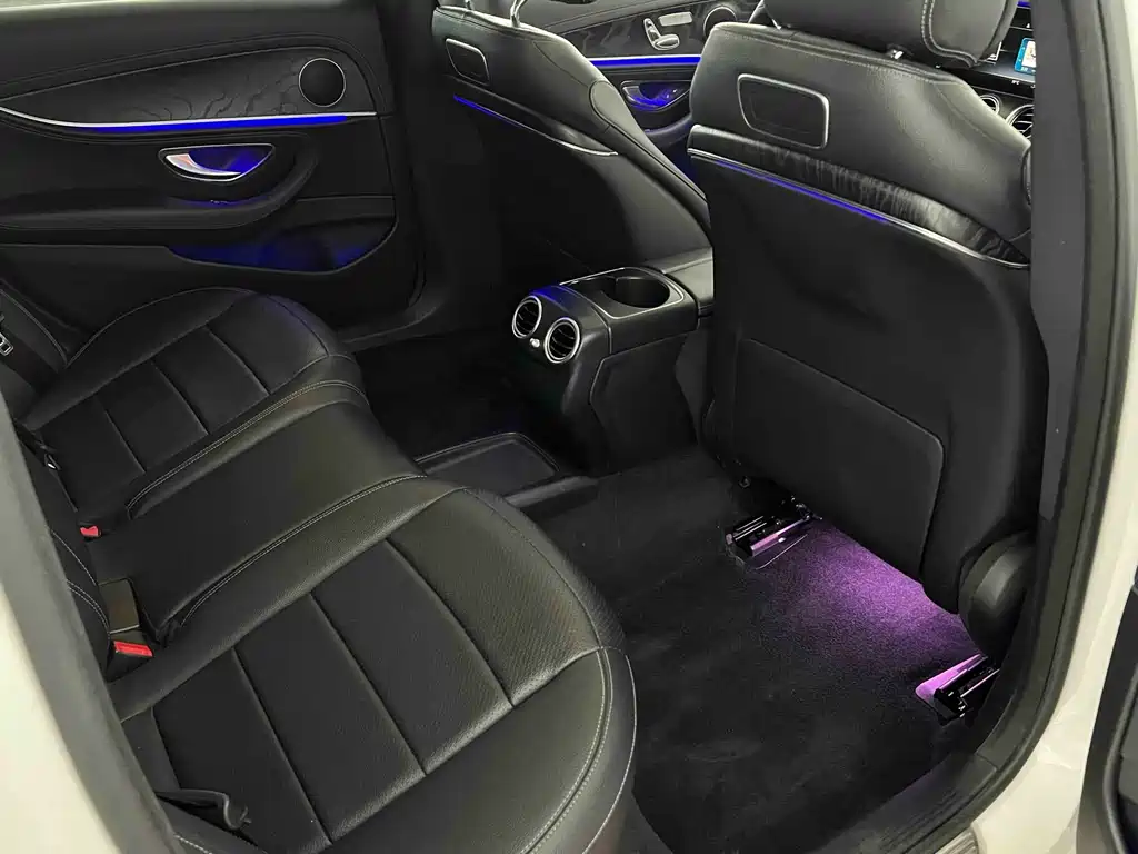 Mercedes-Benz E-Class 2017 — фото 19