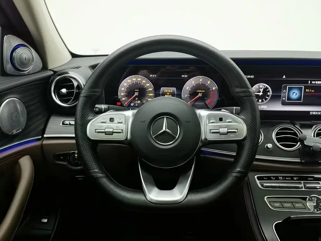 Mercedes-Benz E-Class 2020 — фото 11