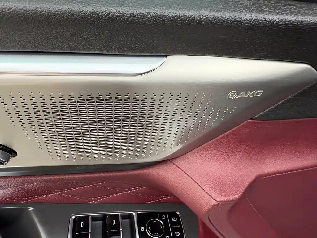 Cadillac CT6 2024 — фото 17