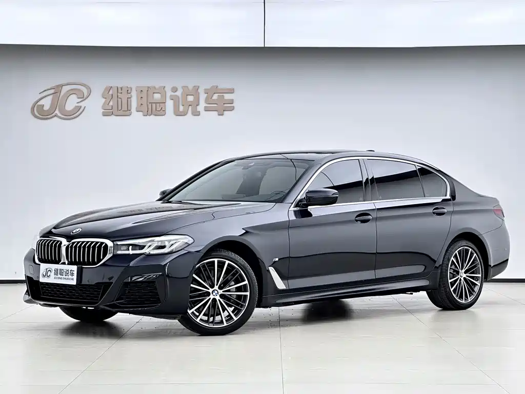 BMW 5 Series 2023 — фото 1