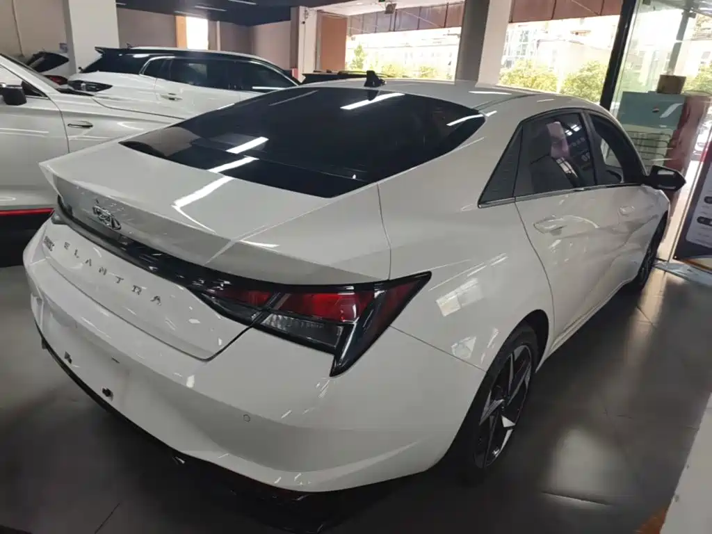 Hyundai Elantra 2023