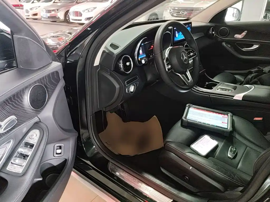 Mercedes-Benz C-Class 2019 — фото 15