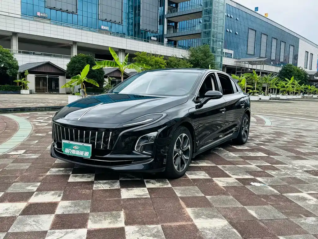 Hongqi E-QM5 2024 — фото 1