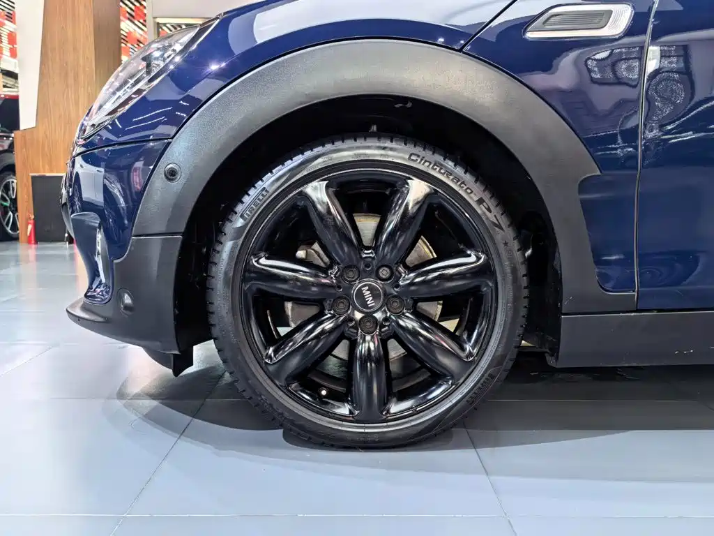 MINI Clubman 2019 — фото 20