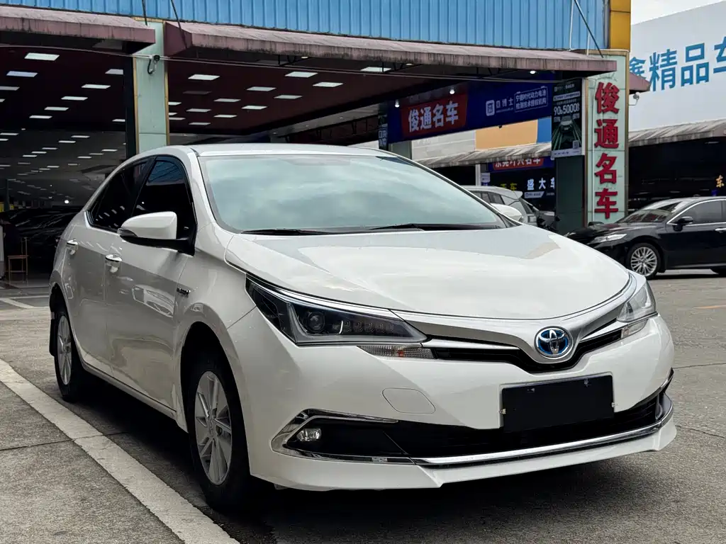 Toyota Corolla 2017 — фото 3