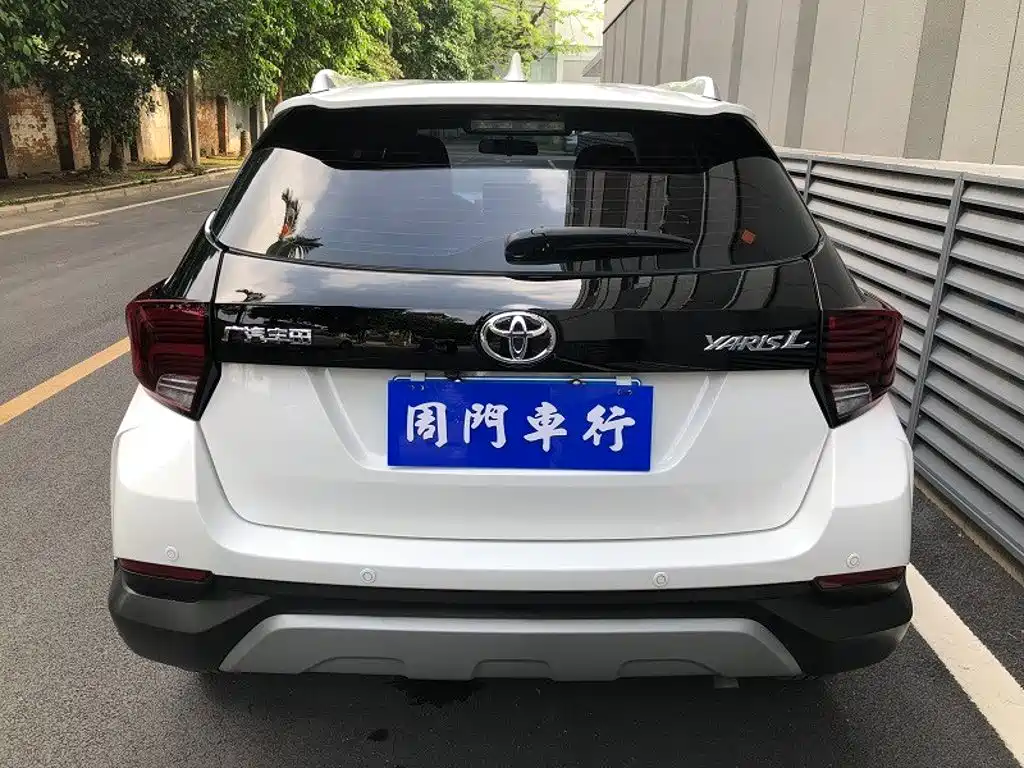 Toyota Yaris L 2020 — фото 13