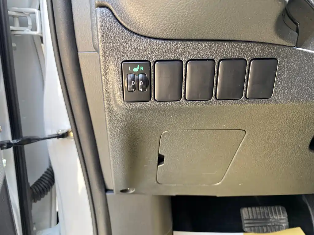 Mitsubishi Outlander 2021 — фото 16
