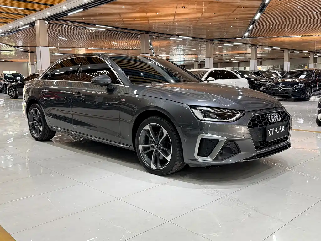 Audi A4L 2022 — фото 3