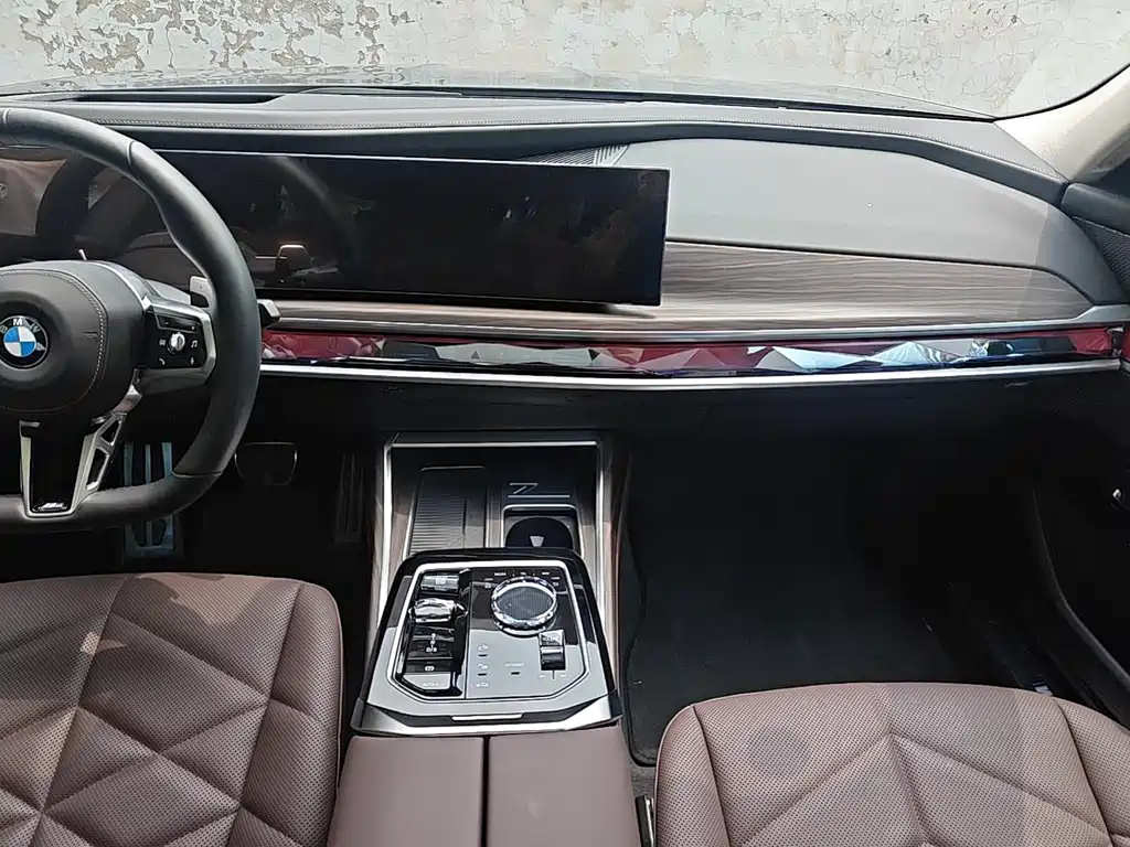 BMW 7 Series 2025 — фото 10