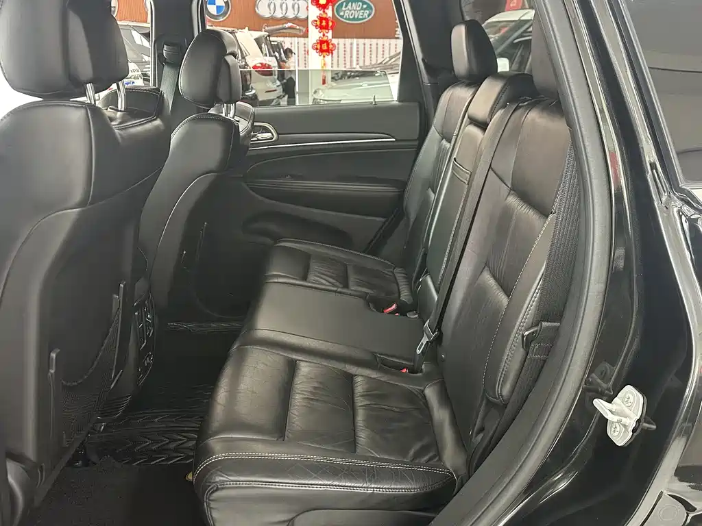 Jeep Grand Cherokee 2016 — фото 16