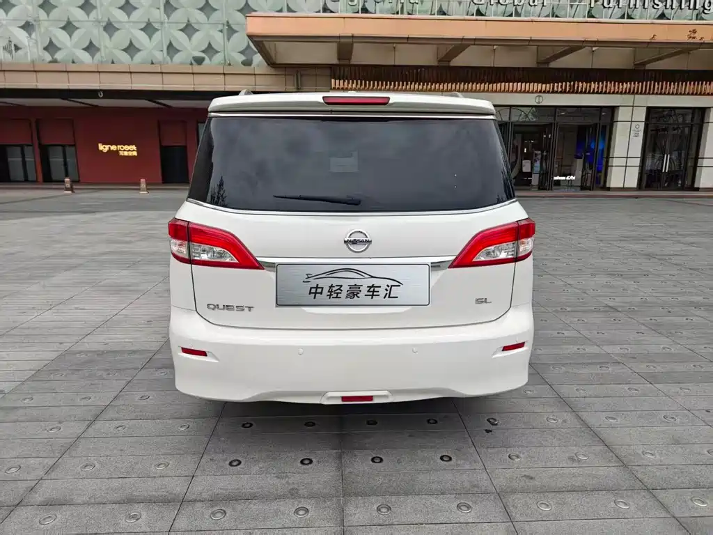 Nissan Quest 2017 — фото 4