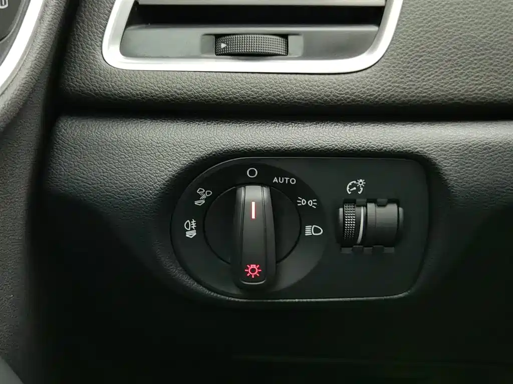 Audi Q3 2017 — фото 21