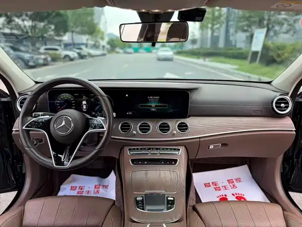 Mercedes-Benz E-Class 2022
