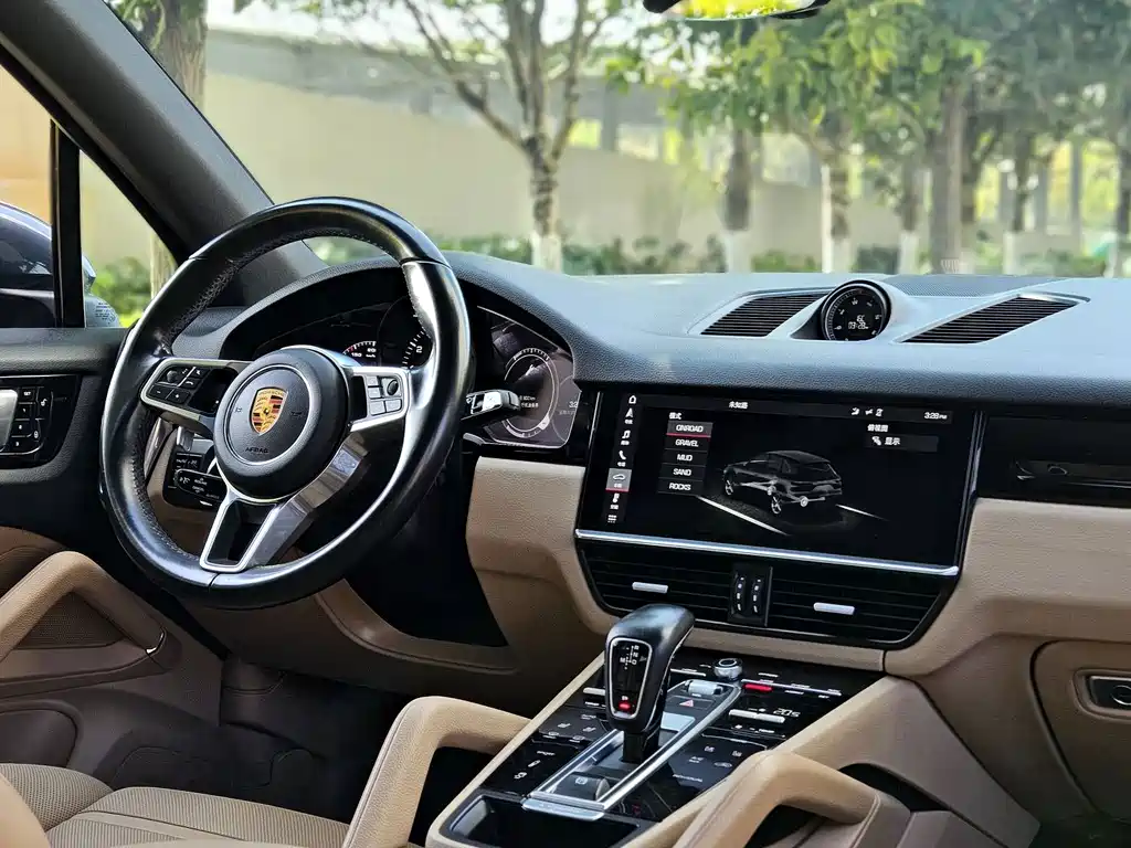 Porsche Cayenne 2018 — фото 13