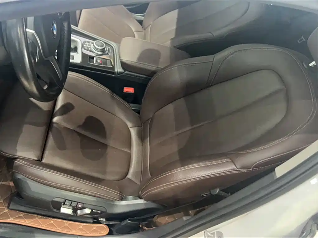 BMW 1 Series 2021 — фото 11