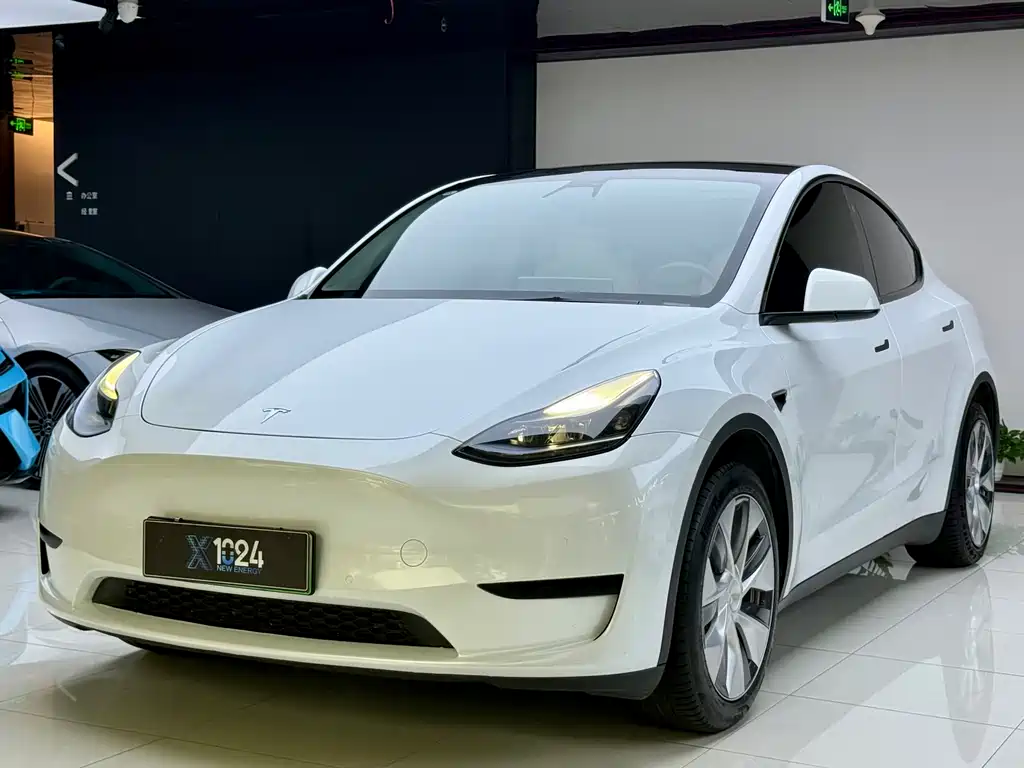 Tesla Model Y 2023 — фото 1