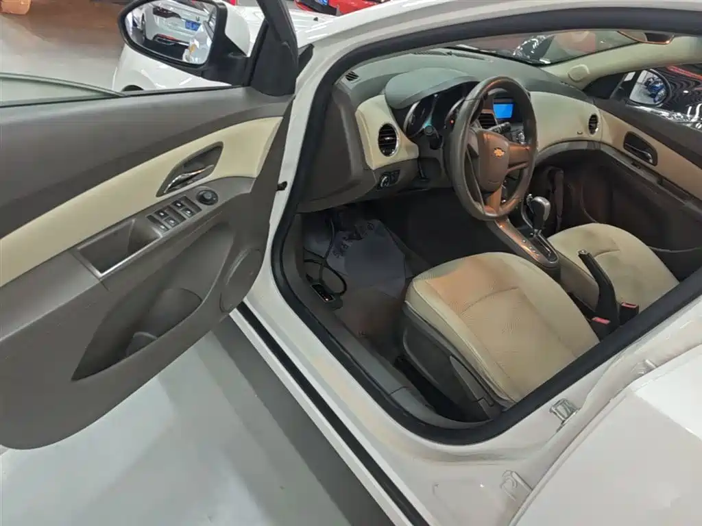 Chevrolet Cruze 2015 — фото 16