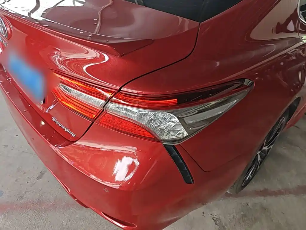 Toyota Camry 2018 — фото 8