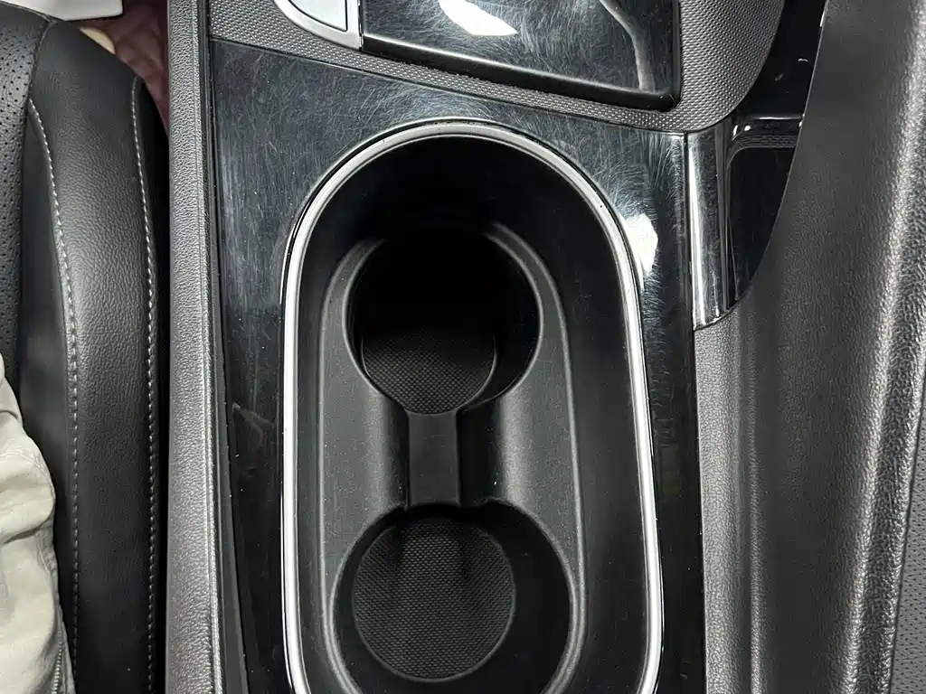 Hyundai Elantra 2023 — фото 14