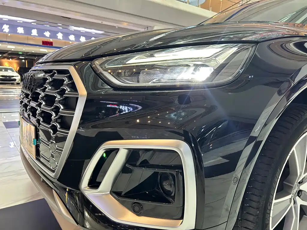 Audi Q5L 2023 — фото 16