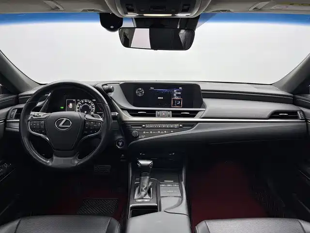 Lexus ES 2020 — фото 7