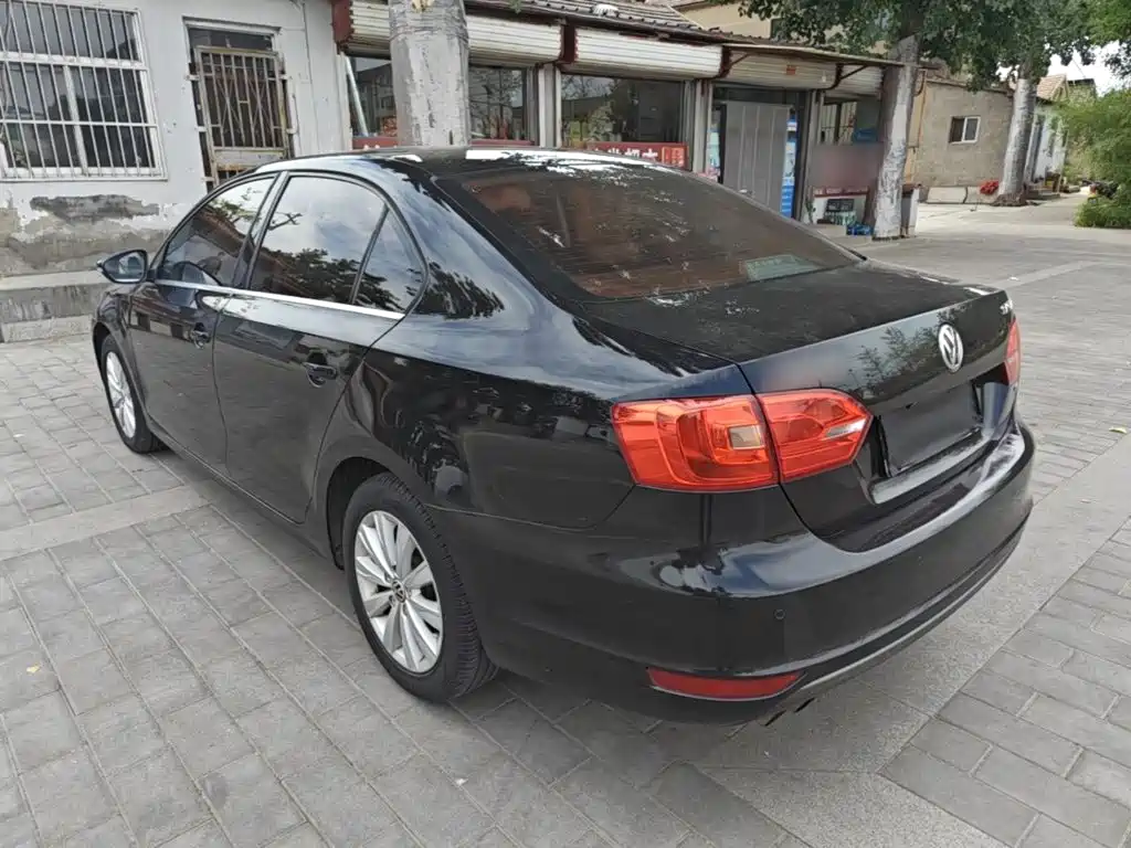 Volkswagen Sagitar 2014