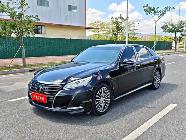 Toyota Crown 2018