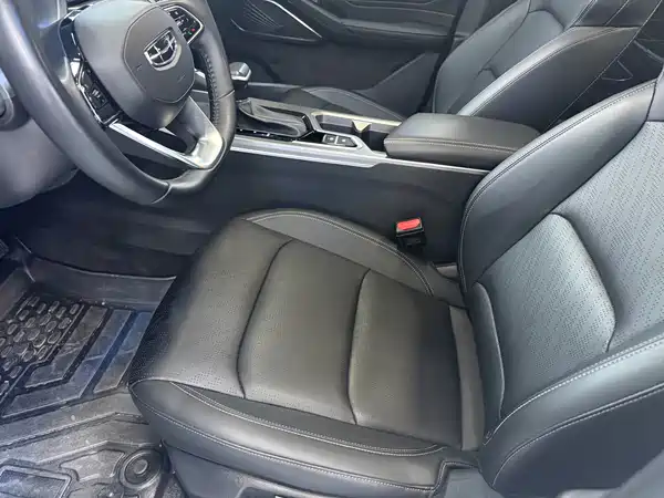 Geely Emgrand 2024