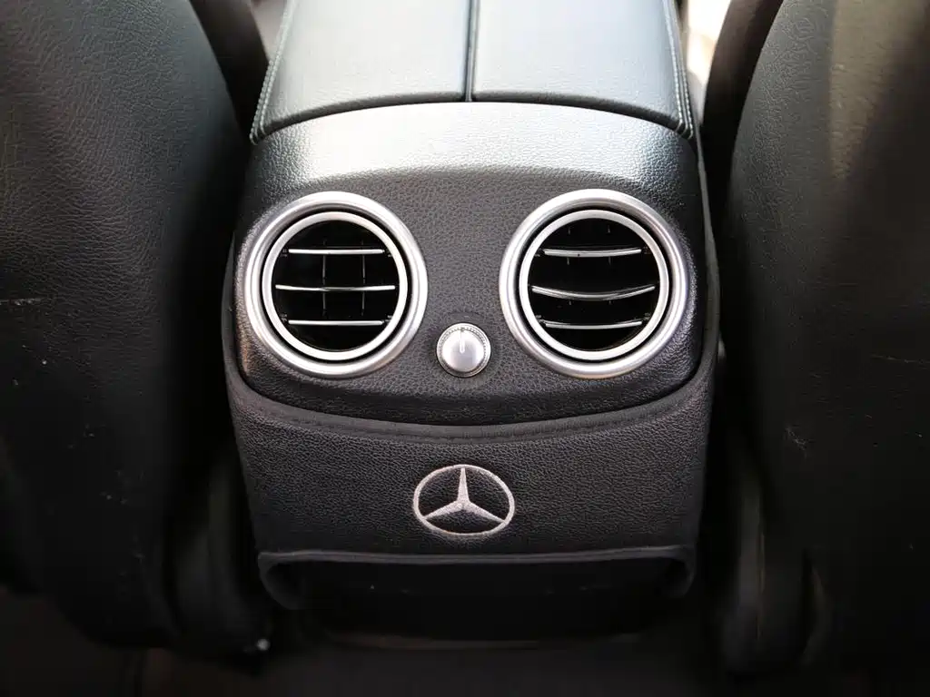 Mercedes-Benz GLC 2018 — фото 16