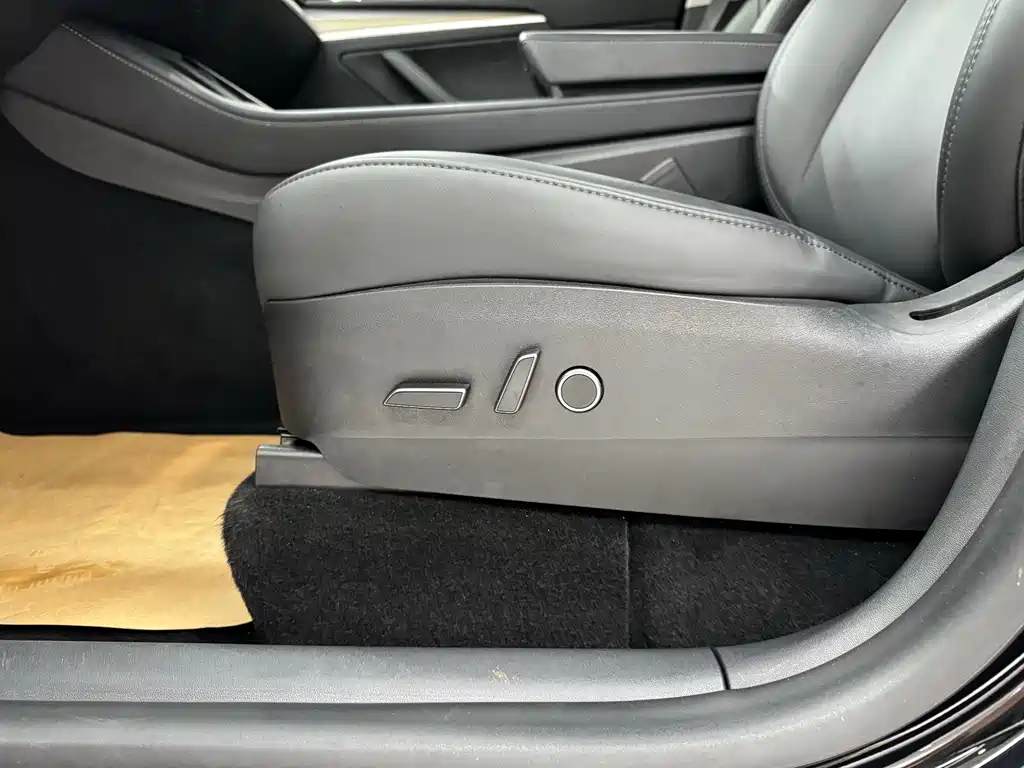 Tesla Model Y 2021 — фото 13