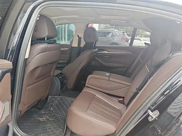 BMW 5 Series 2023