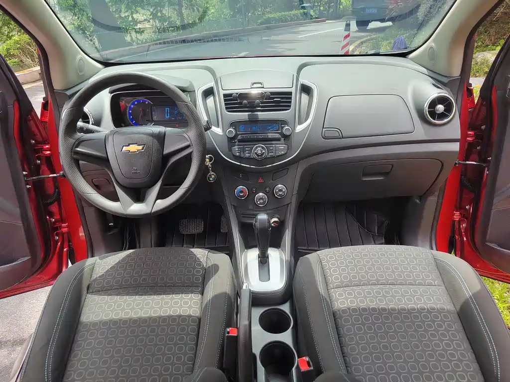 Chevrolet Trax 2014 — фото 12