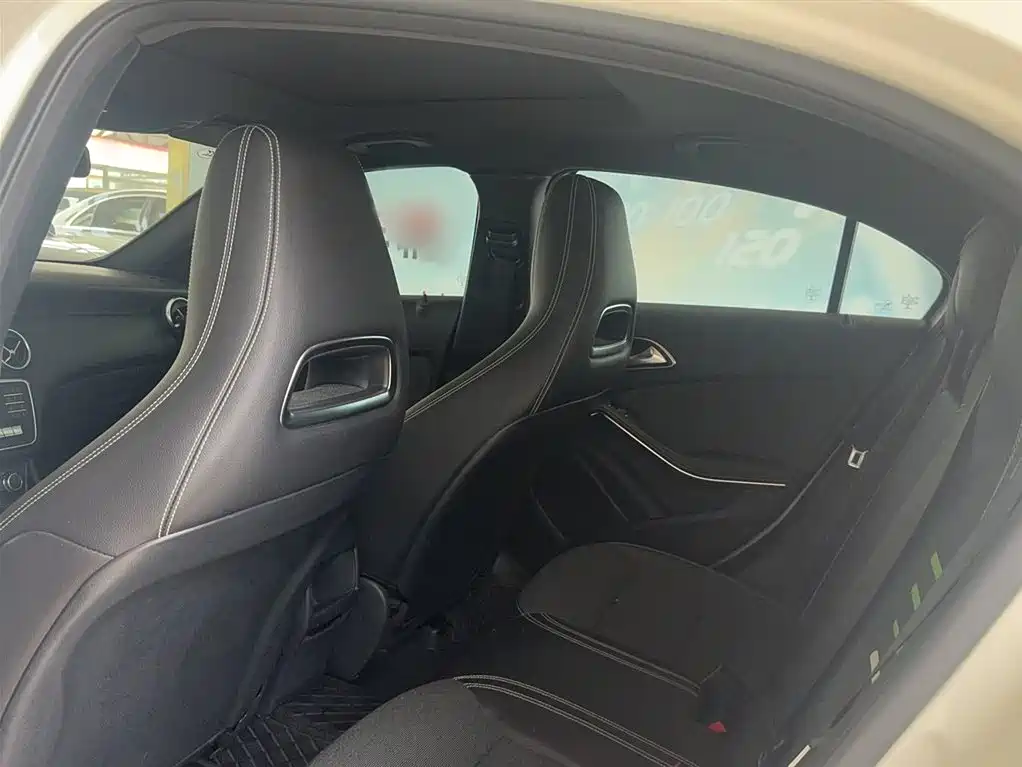 Mercedes-Benz A-Class 2018 — фото 16