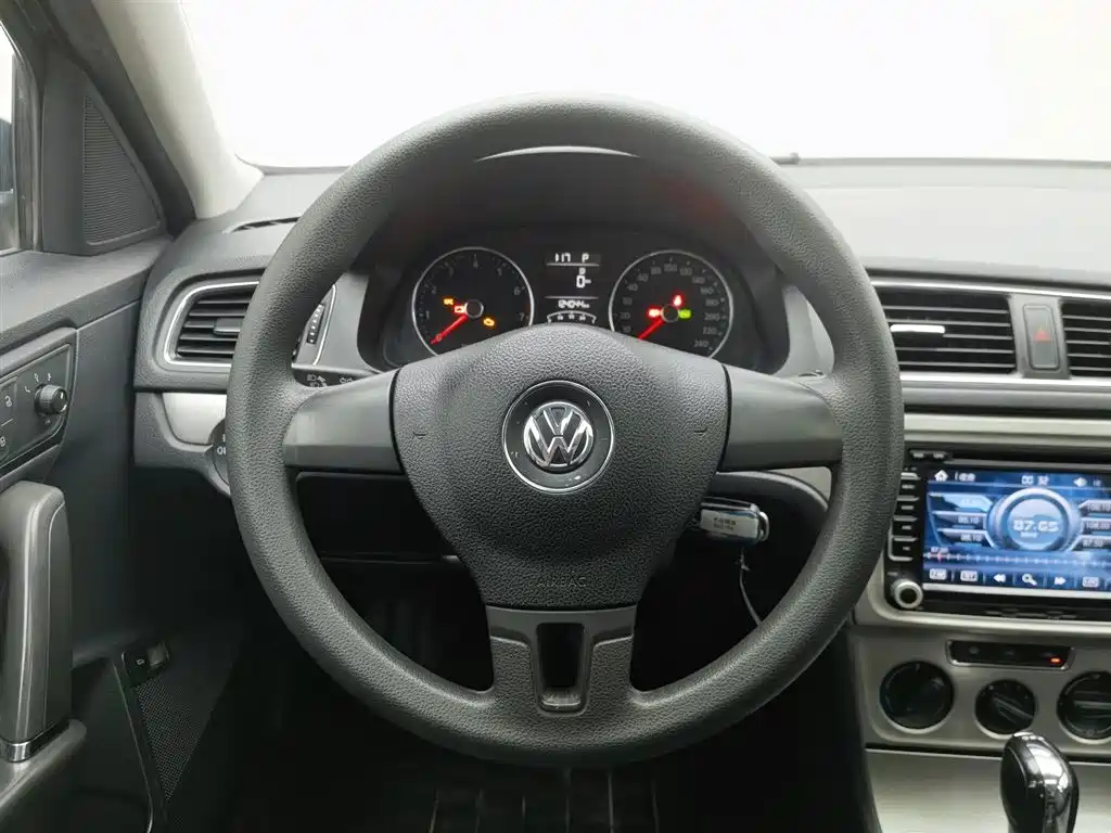 Volkswagen Lavida 2015 — фото 11
