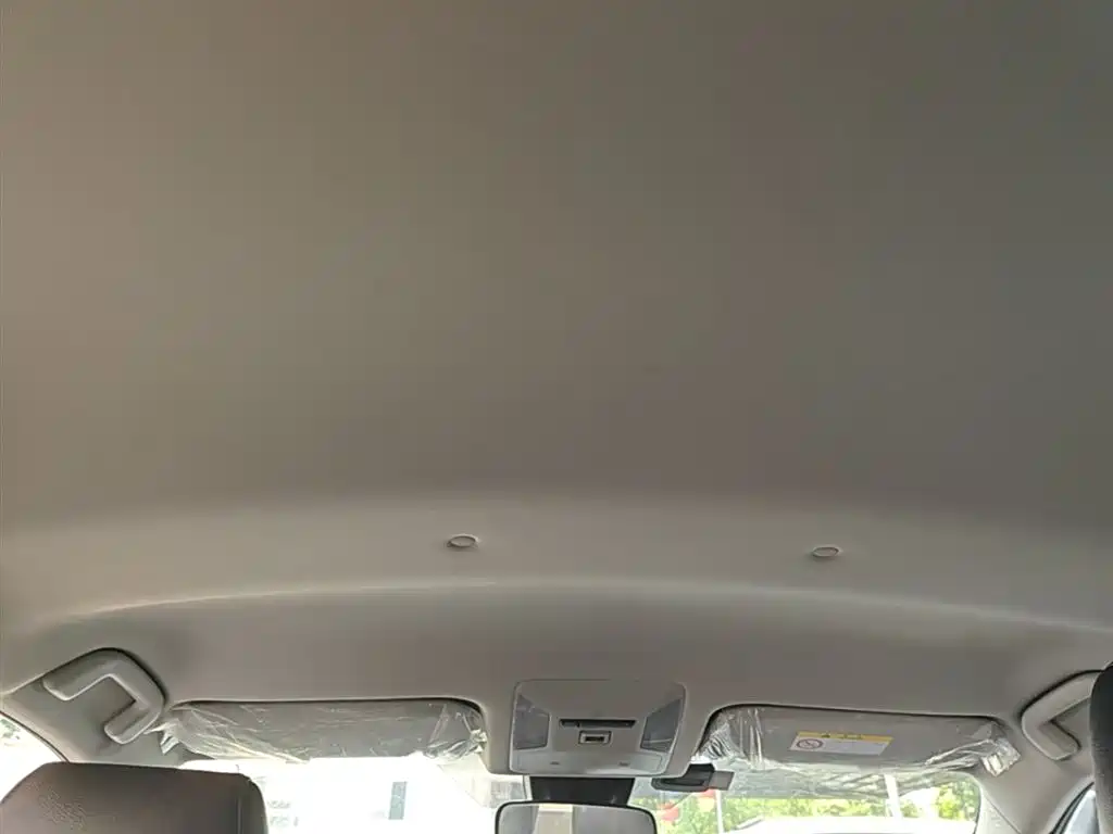 Toyota RAV4 2023 — фото 18