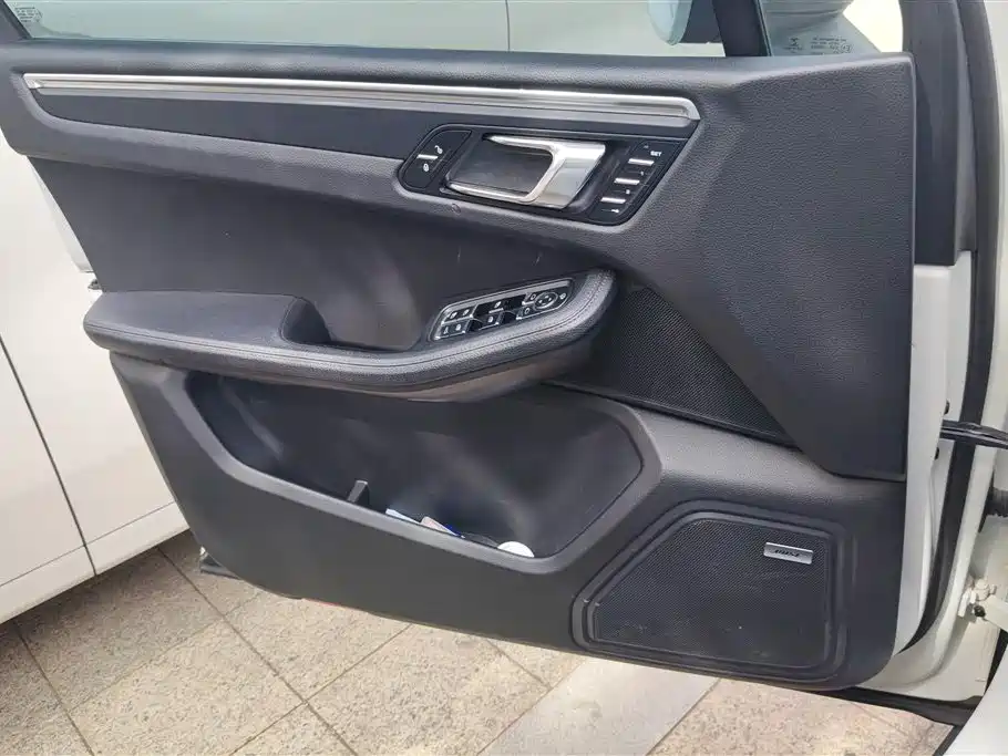 Porsche Macan 2016