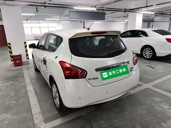 Nissan Tiida 2015