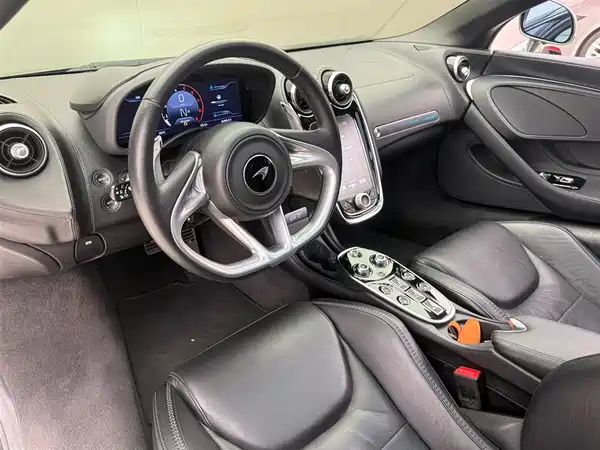 McLaren GT 2021