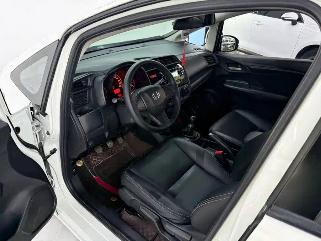 Honda Fit 2018 — фото 16