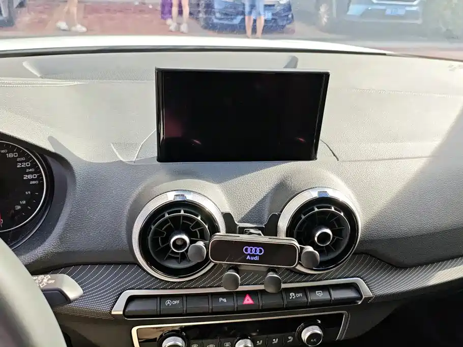 Audi Q2L 2023 — фото 13