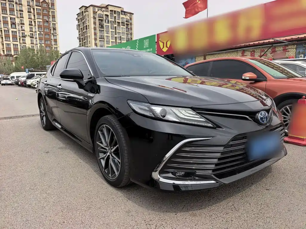 Toyota Camry 2021 — фото 8