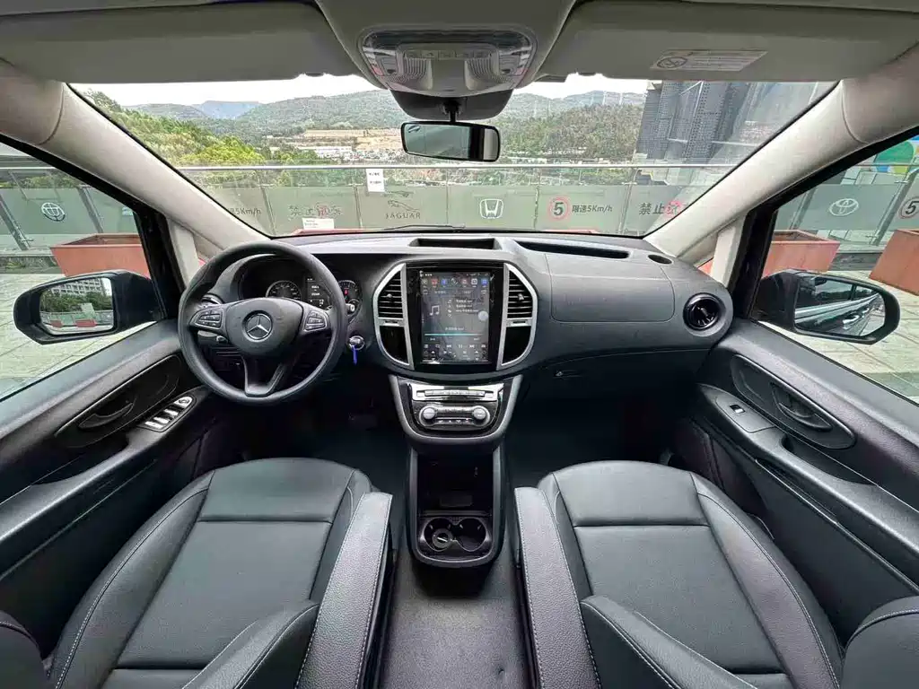 Mercedes-Benz Vito 2023 — фото 12